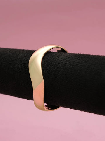 Sleek Arc Bracelet - 18k Gold Plated
