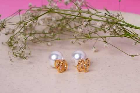 Blessed Pearl Stud Earring - 18k Gold Plated