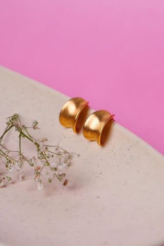 Sleek Arc Earring - 18k Gold Plated