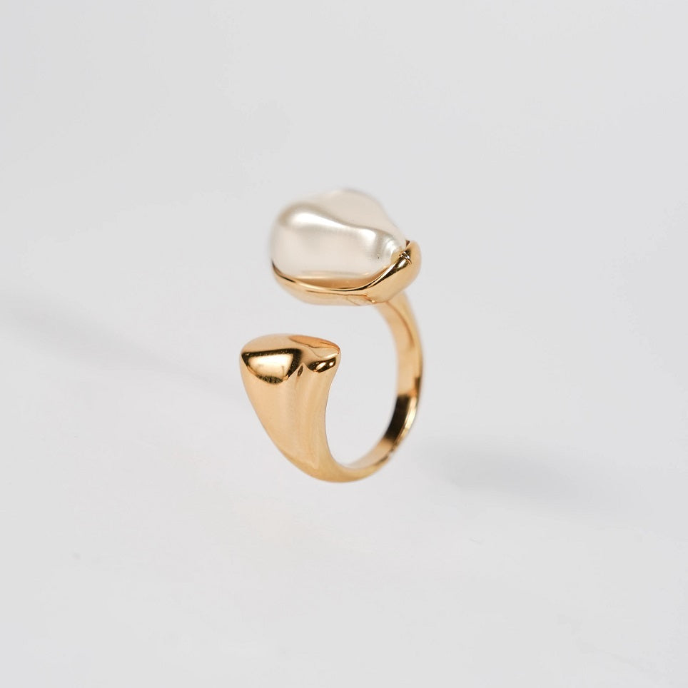 Pearl Dew Ring - 18k Gold Plated