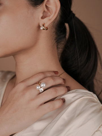 Echo Pearl Twist Earring - 18k Gold Plated