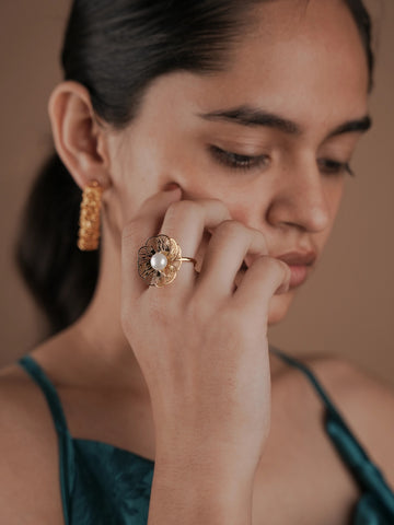 Bloomy Moon Ring - 18k Gold Plated