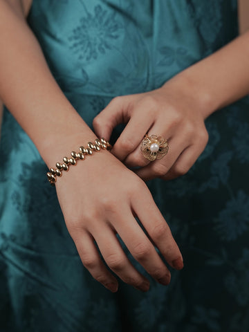 Bloomy Moon Ring - 18k Gold Plated