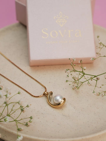 Half bay moon Necklace - 18k Gold Plated