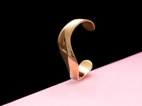 Sleek Arc Bracelet - 18k Gold Plated